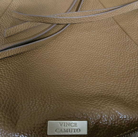 Brand new Vince Camuto hobo shoulder bag in Tan - Picture 7 of 10